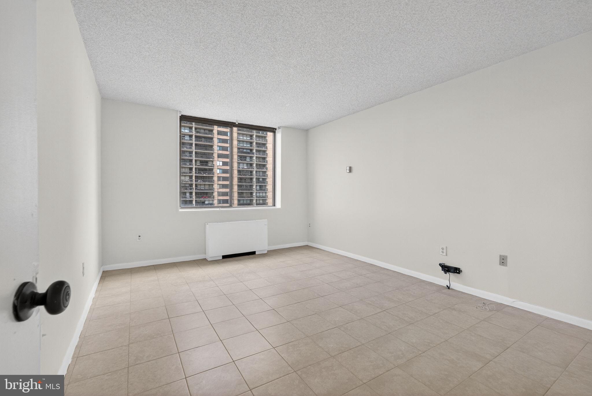 SKYLINE PLAZA - Residential