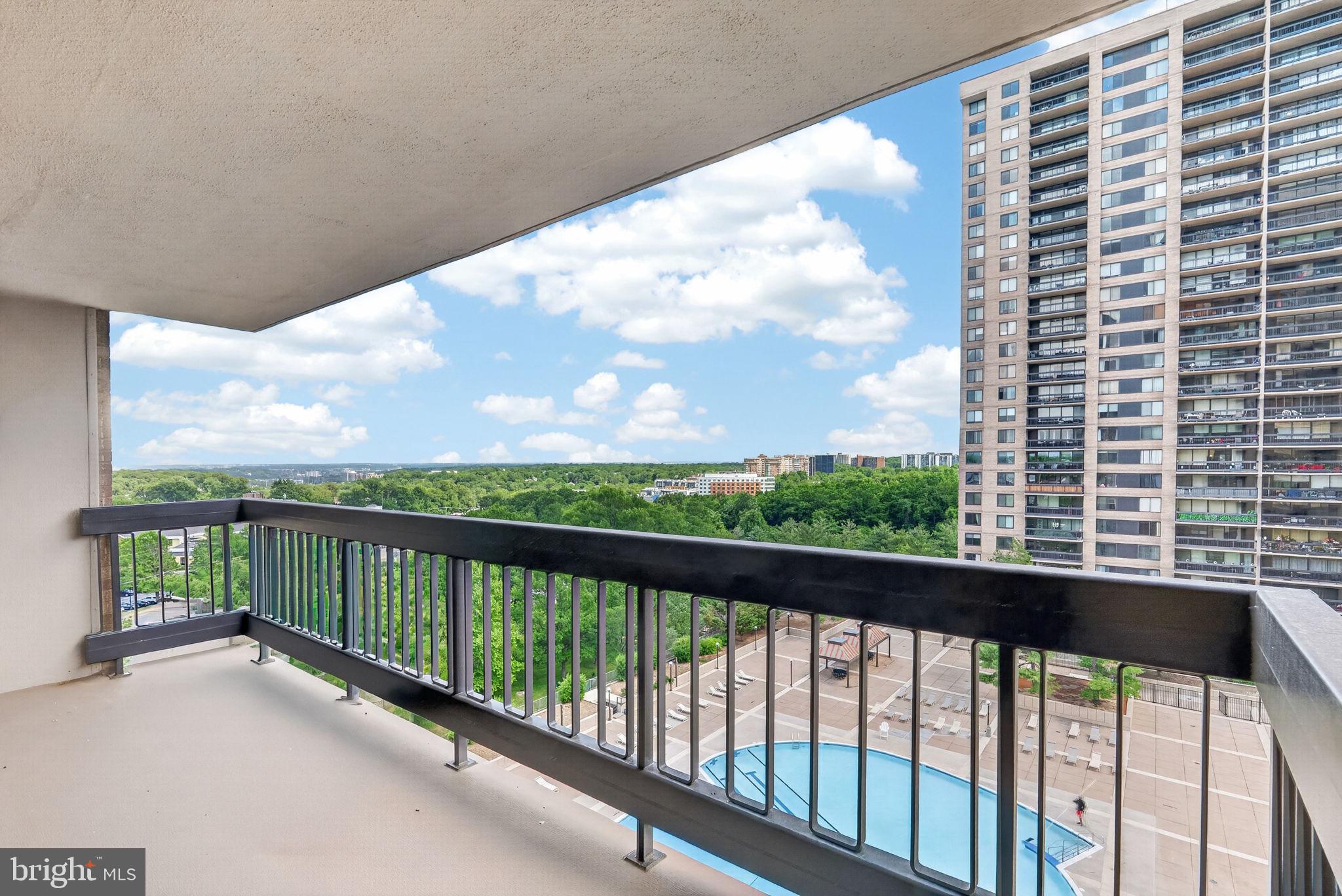 SKYLINE PLAZA - Residential