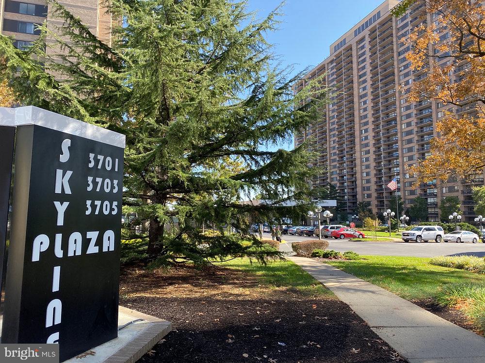 SKYLINE PLAZA - Residential