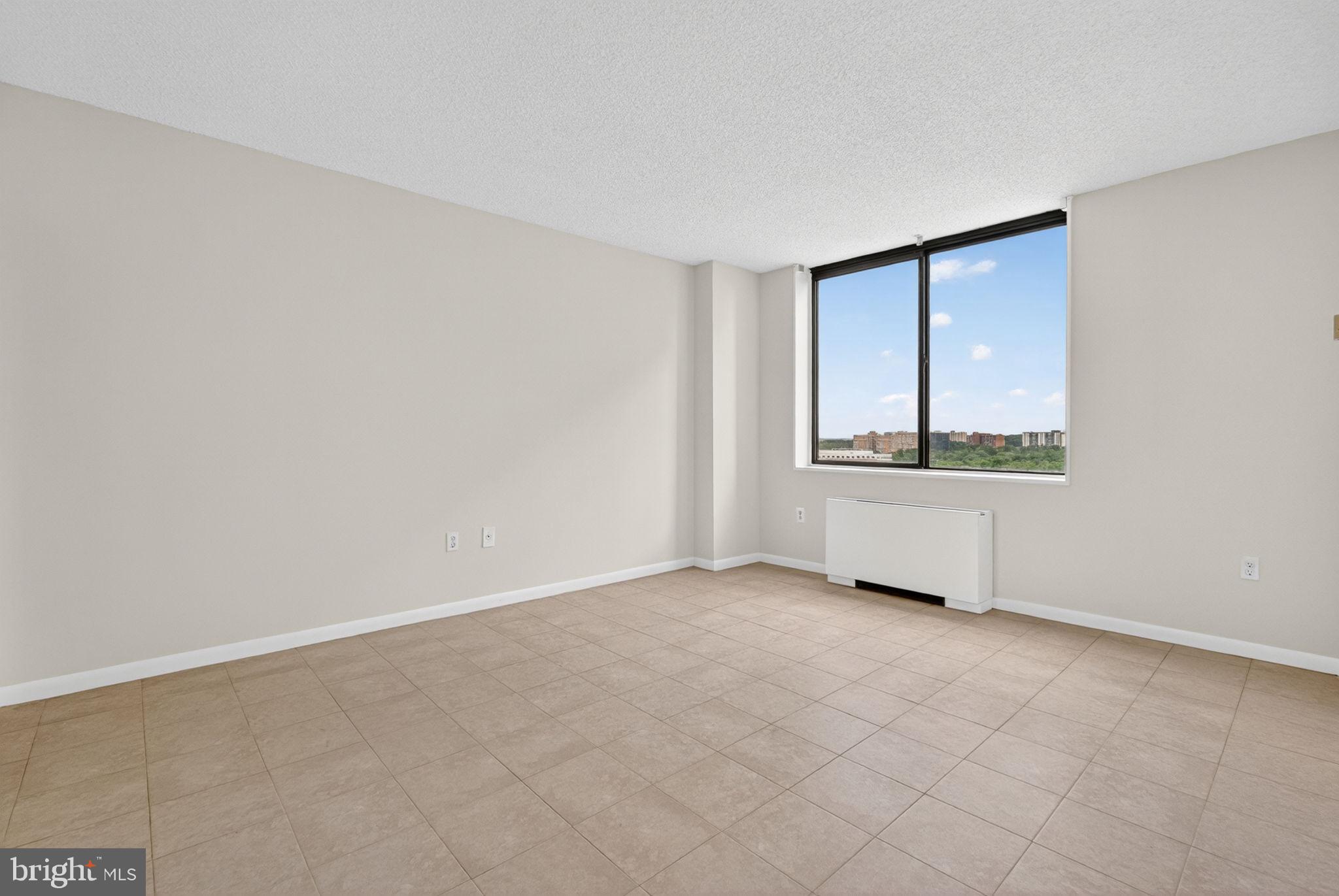 SKYLINE PLAZA - Residential