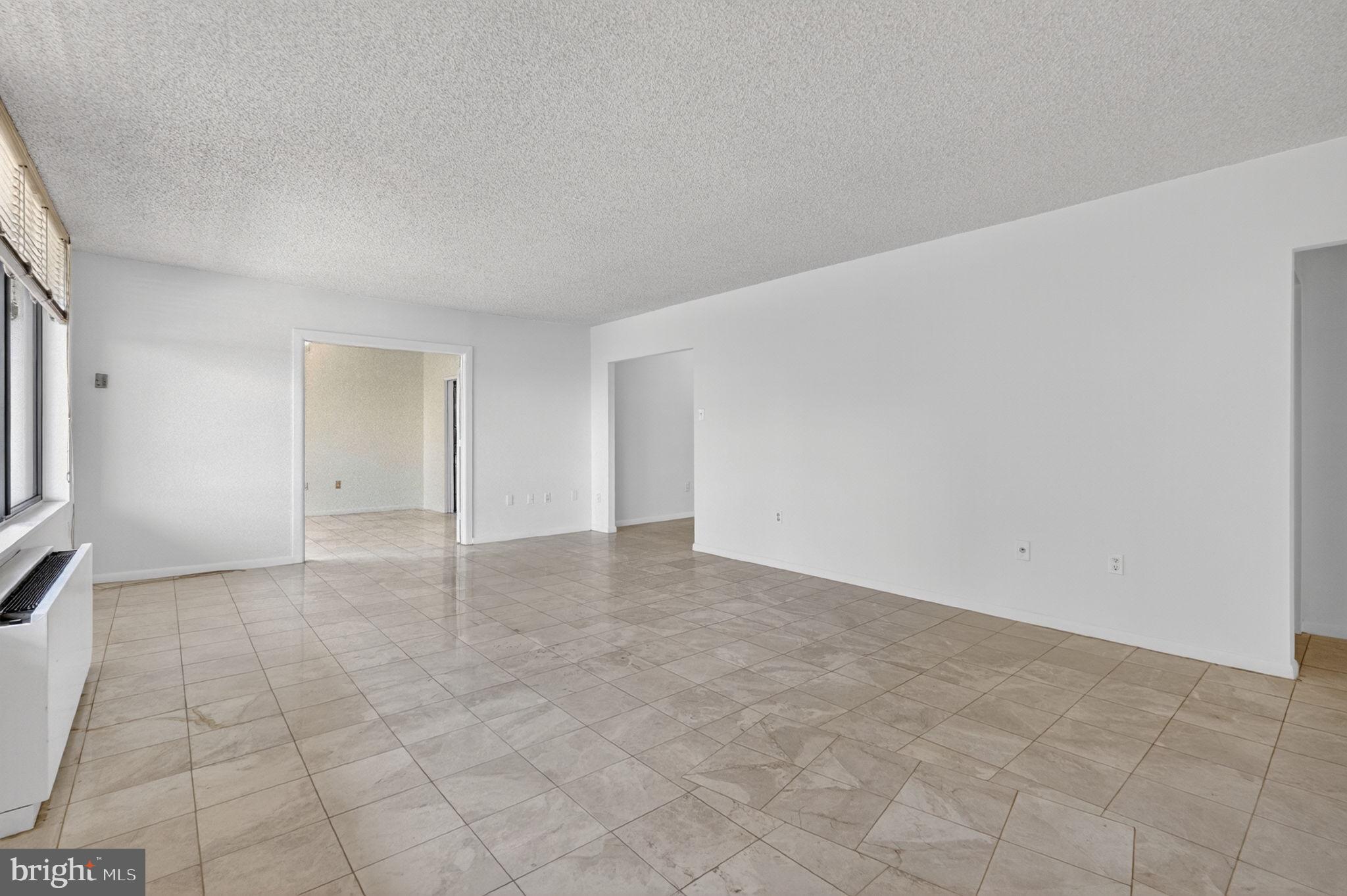 SKYLINE PLAZA - Residential