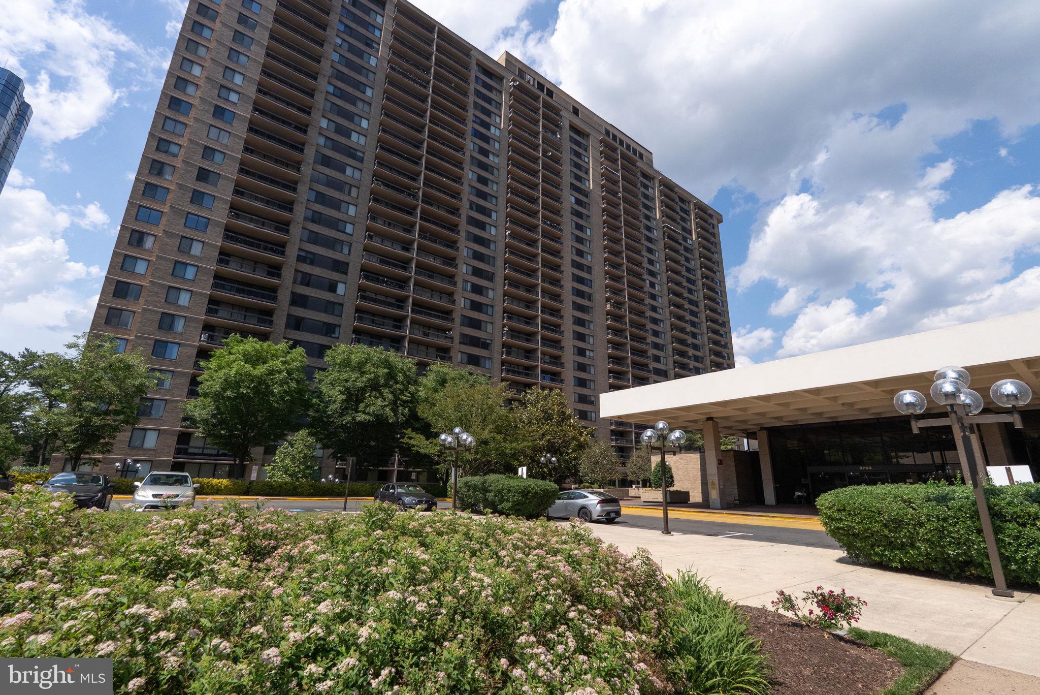 SKYLINE PLAZA - Residential