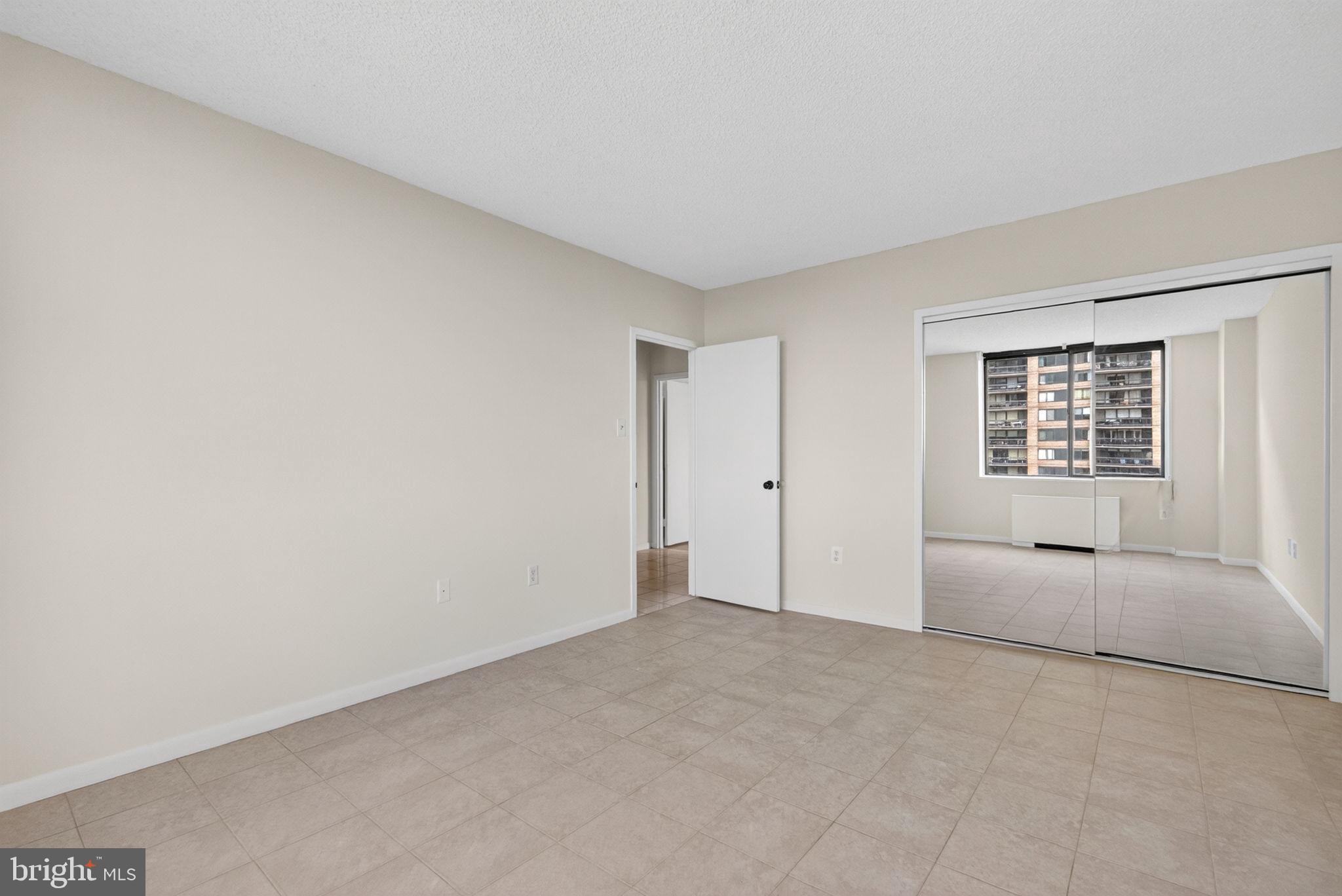 SKYLINE PLAZA - Residential