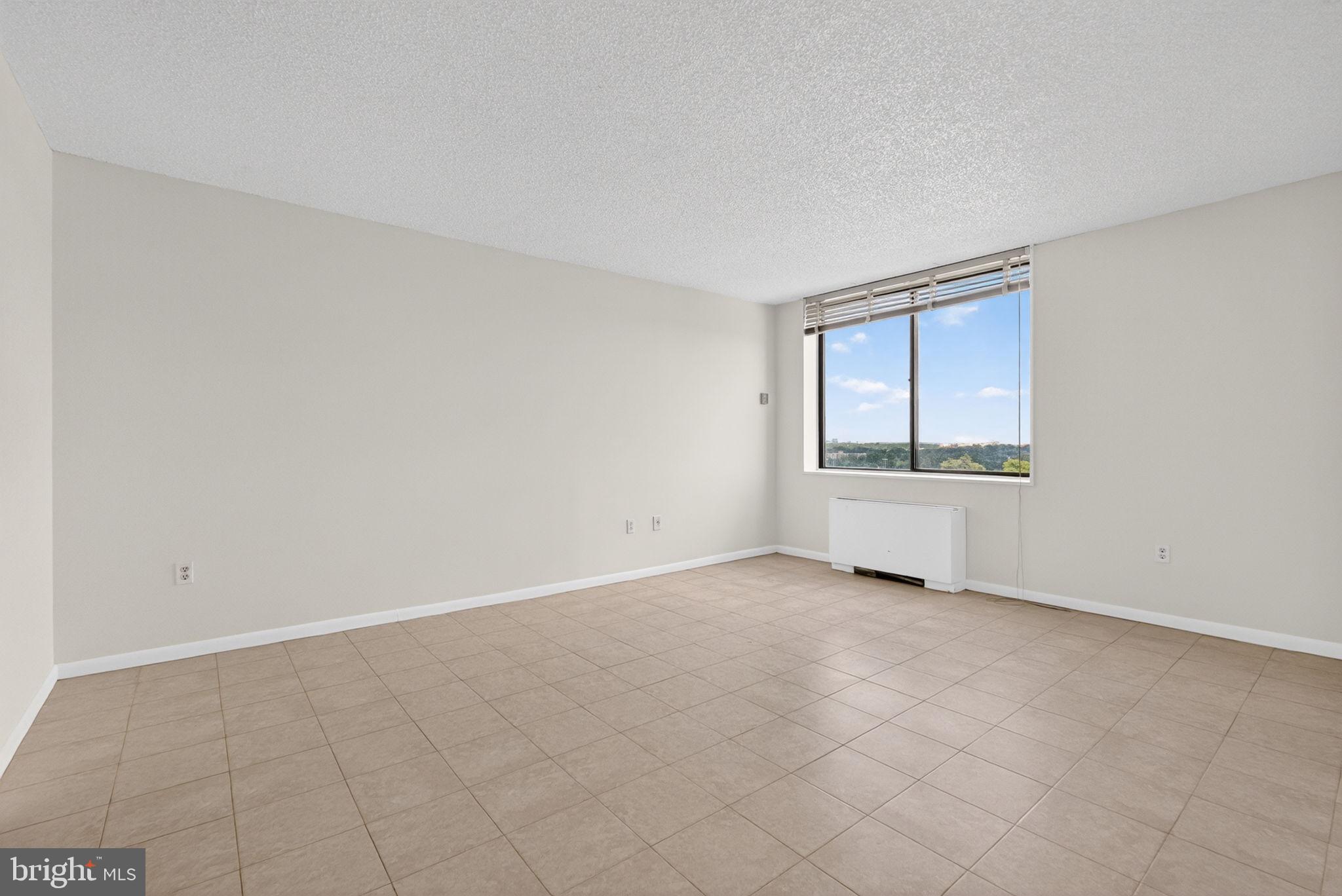 SKYLINE PLAZA - Residential
