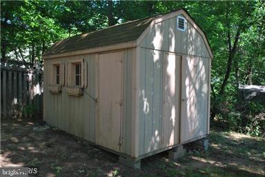 ROLLING STONE - Residential Lease