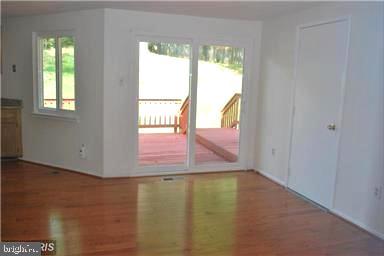 ROLLING STONE - Residential Lease