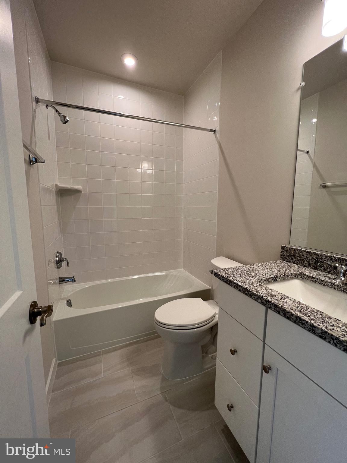 ASHBROOK PLACE - Residential Lease