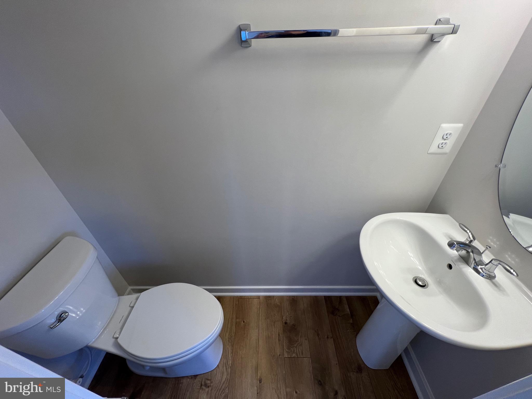 ASHBROOK PLACE - Residential Lease