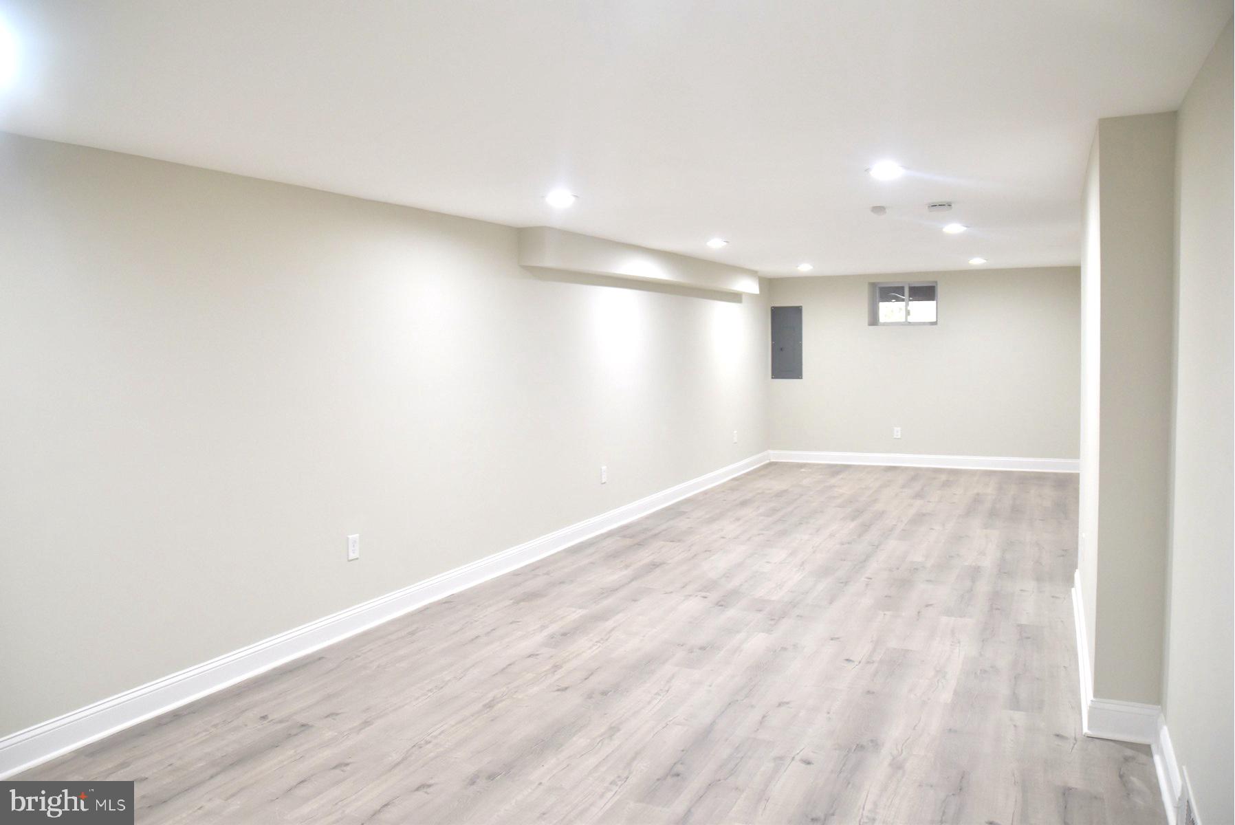 OAK KNOLL - Residential