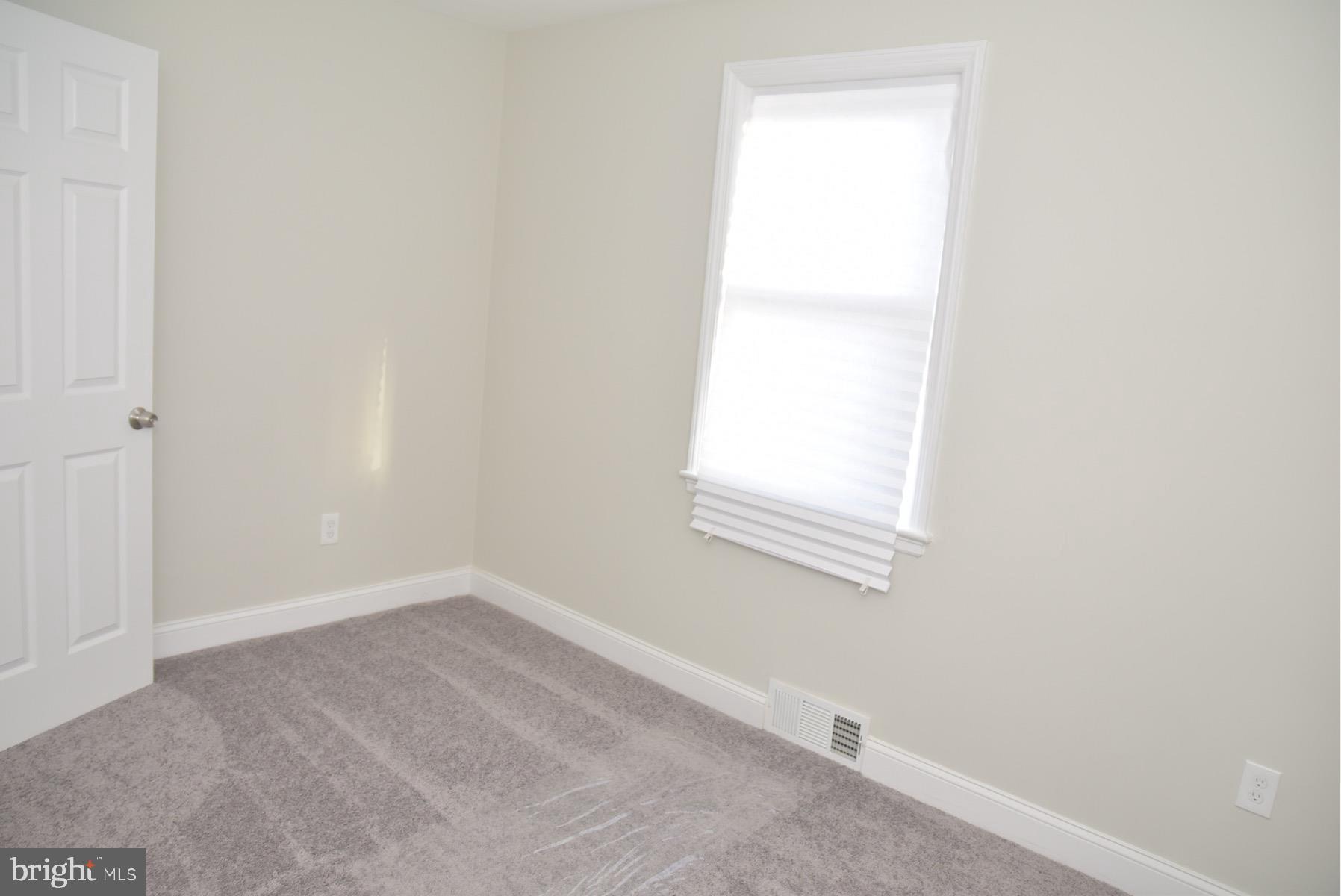 OAK KNOLL - Residential