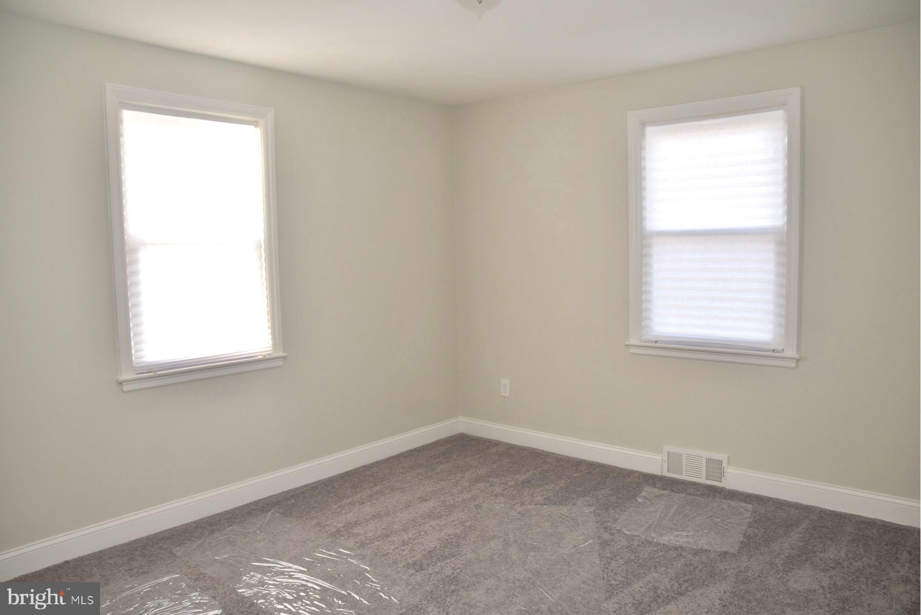 OAK KNOLL - Residential