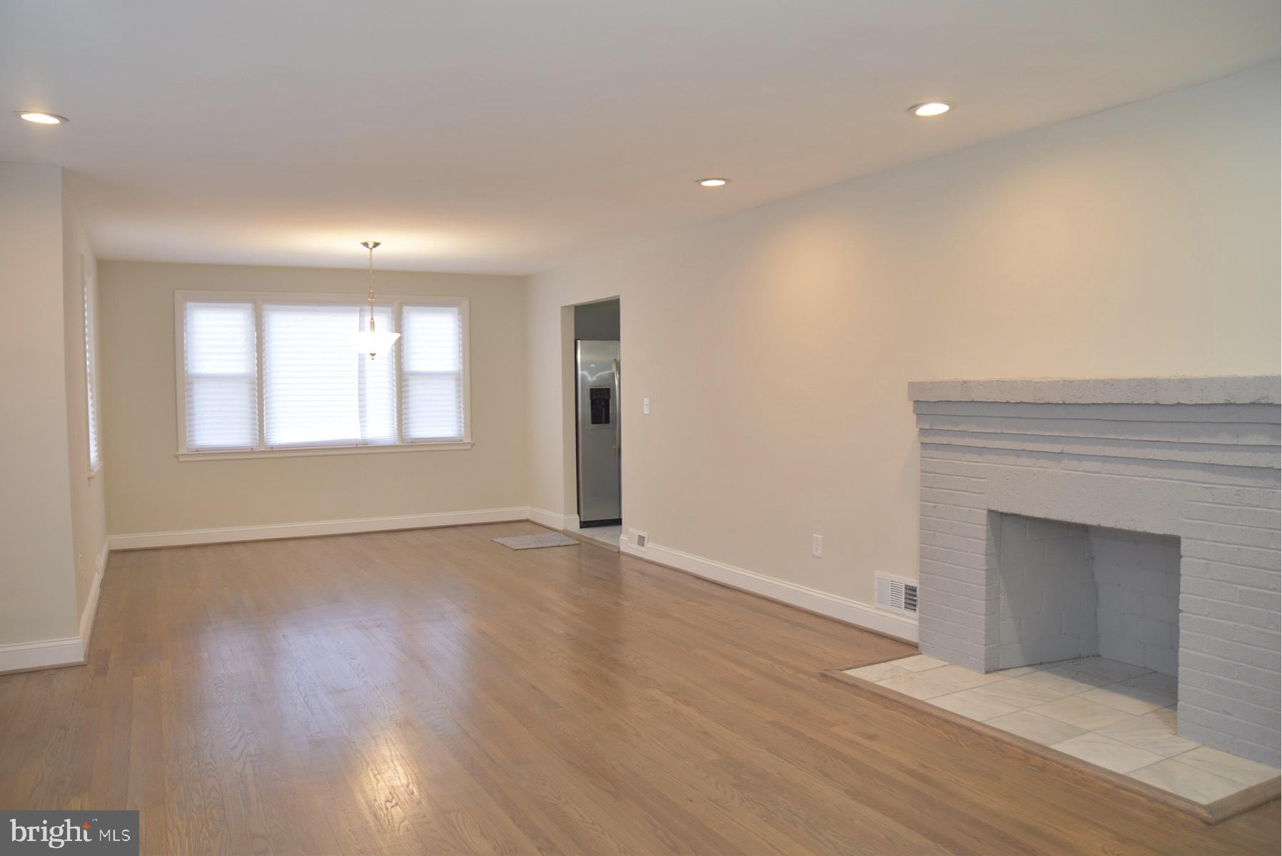 OAK KNOLL - Residential