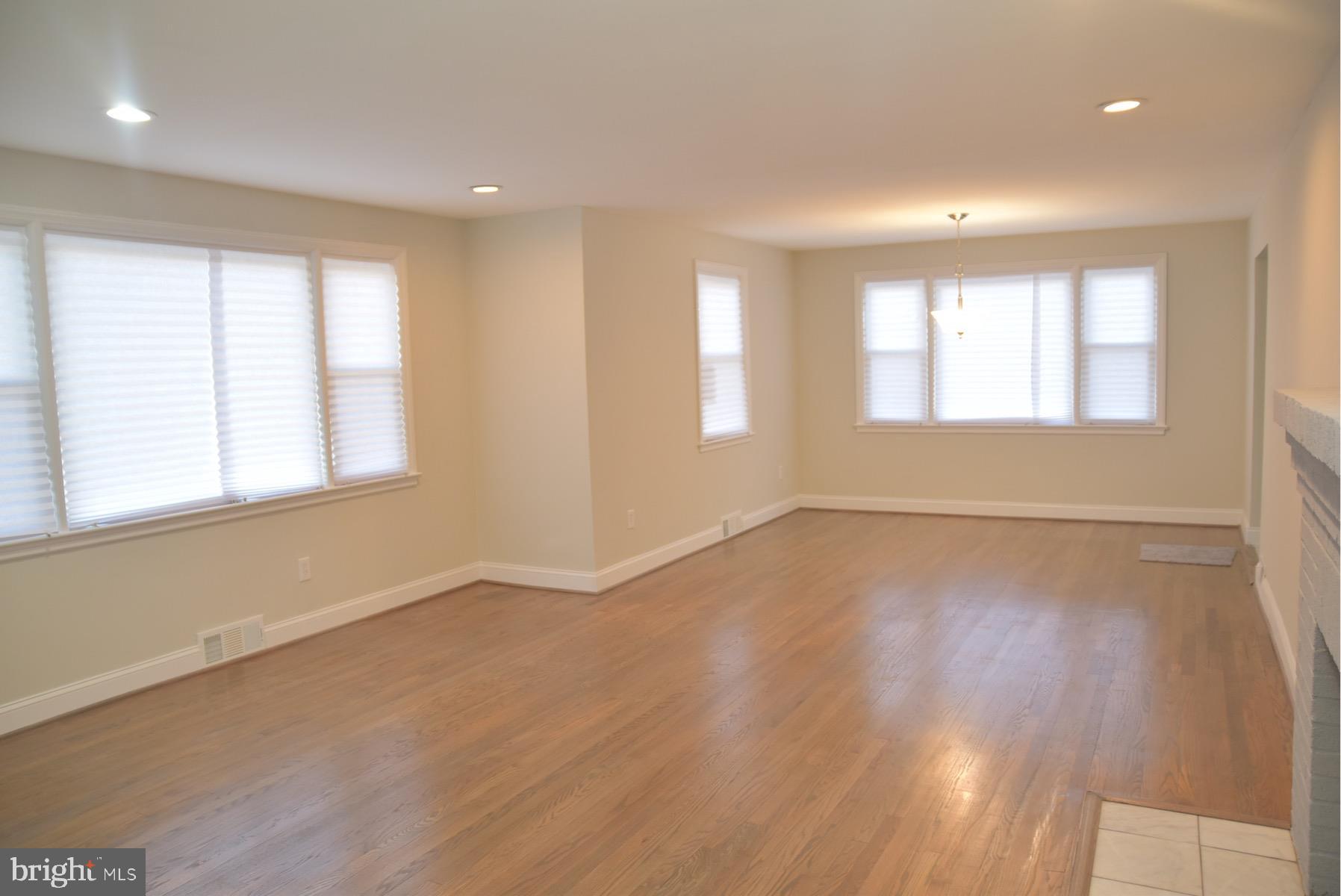 OAK KNOLL - Residential