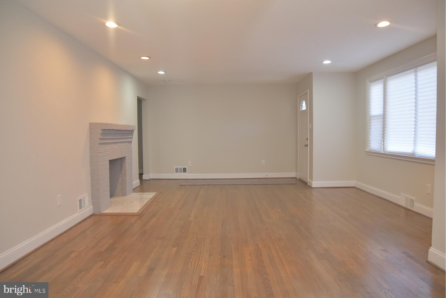 OAK KNOLL - Residential