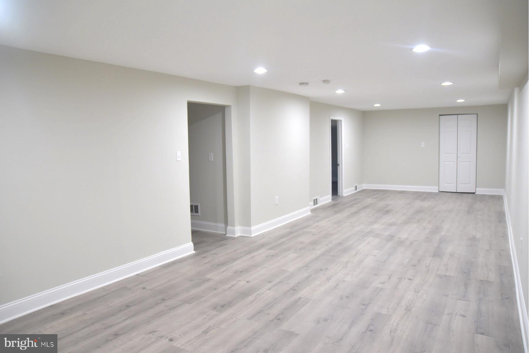 OAK KNOLL - Residential