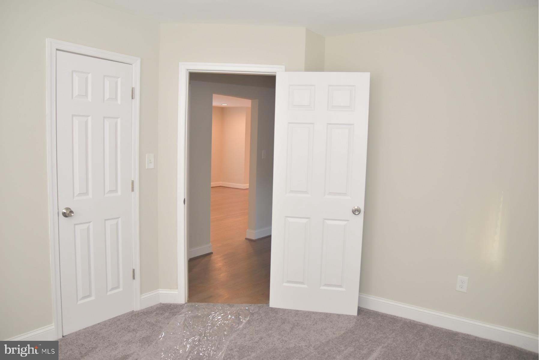 OAK KNOLL - Residential