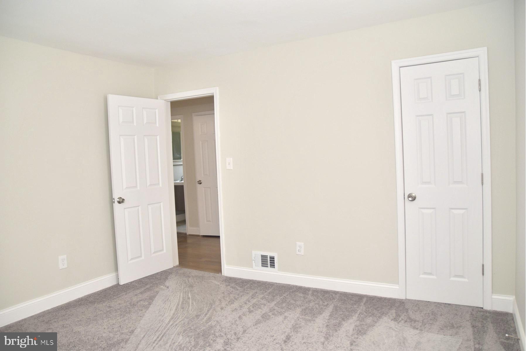 OAK KNOLL - Residential