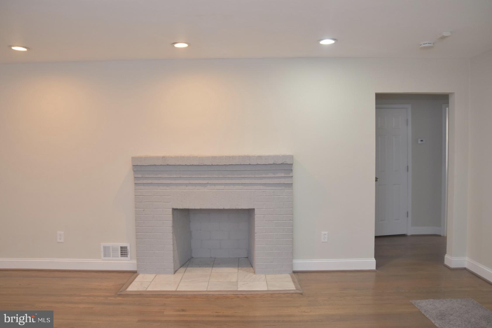 OAK KNOLL - Residential