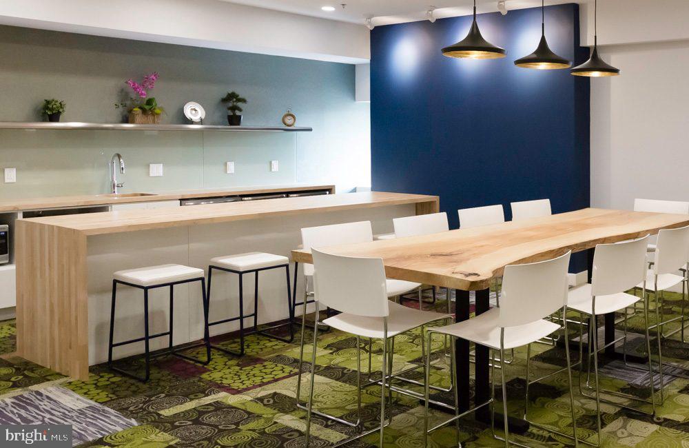 CENTER CITY - Residential Lease