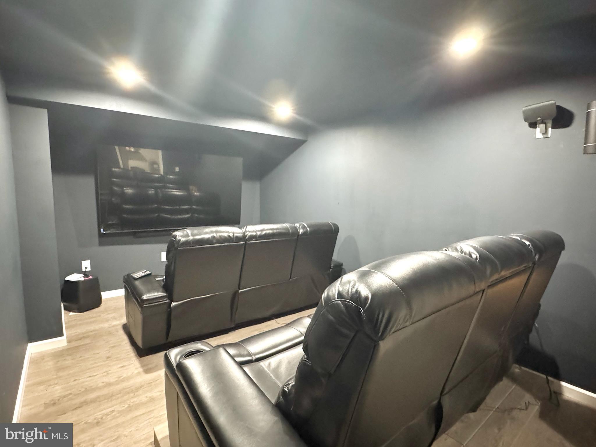 KINGSVILLE - Residential