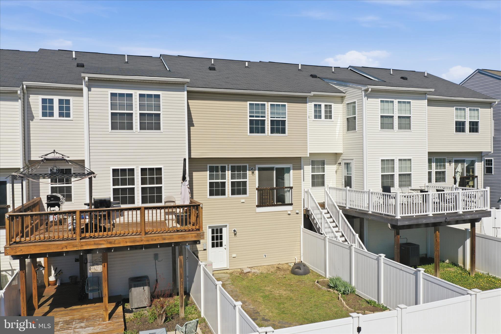 STONEBROOK VILLAGE - Residential