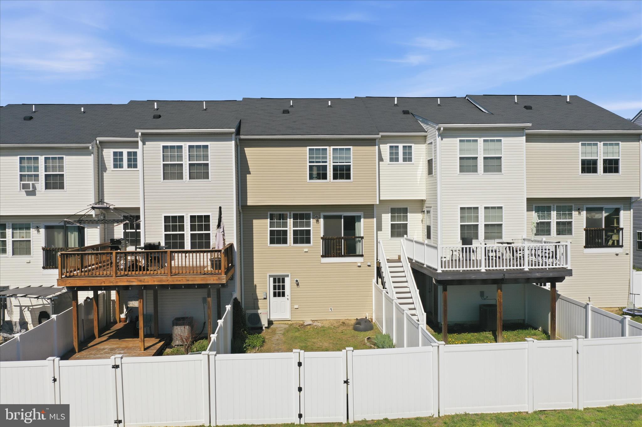 STONEBROOK VILLAGE - Residential