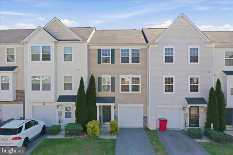 334 RUMBLING ROCK ROAD HEDGESVILLE WV 25427