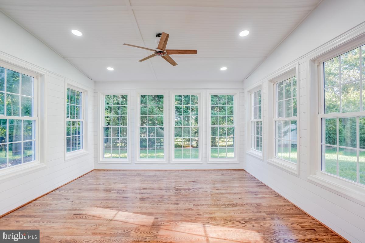 FOX HILLS - Residential