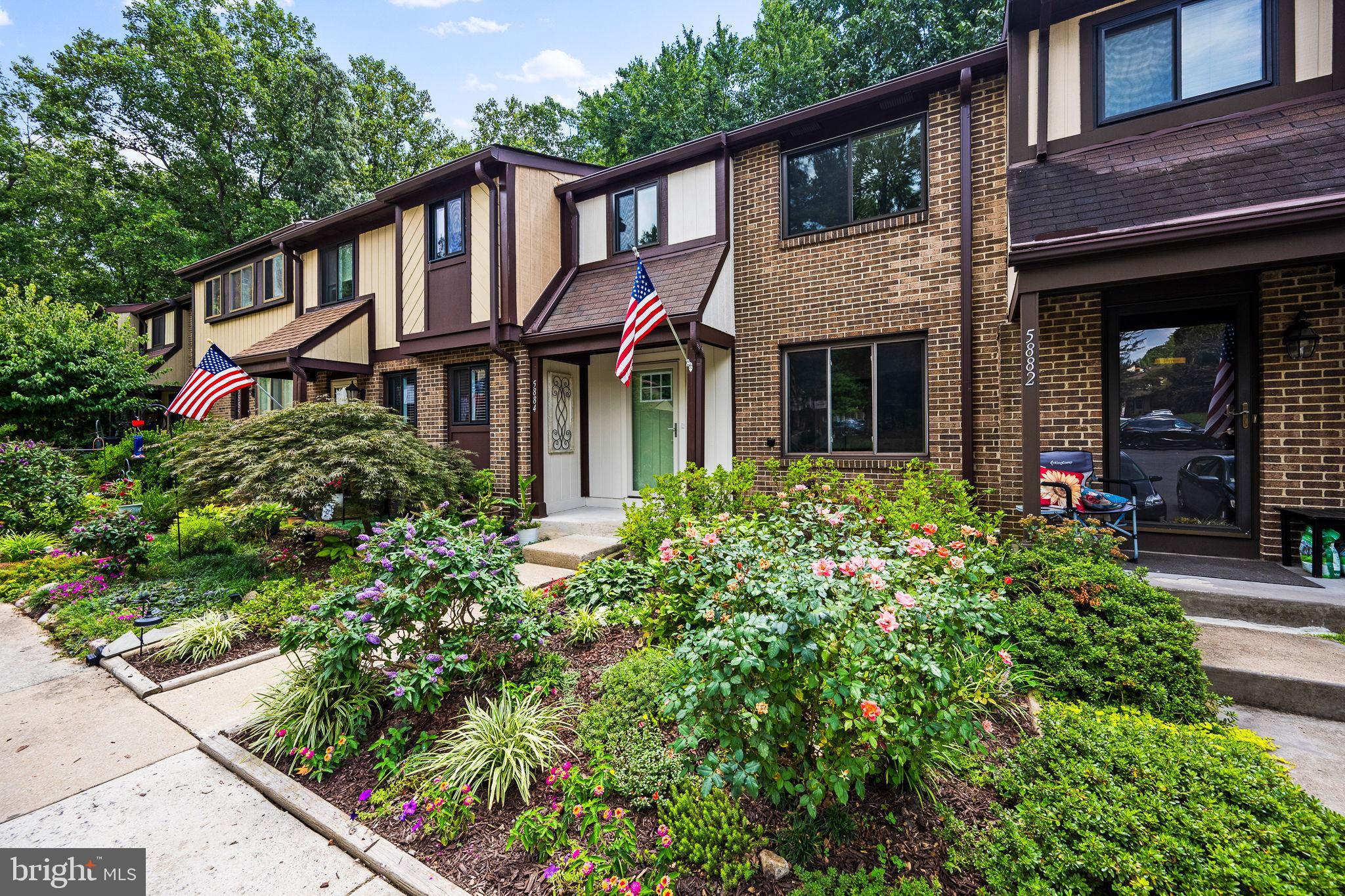 5884 JACKSONS OAK COURT