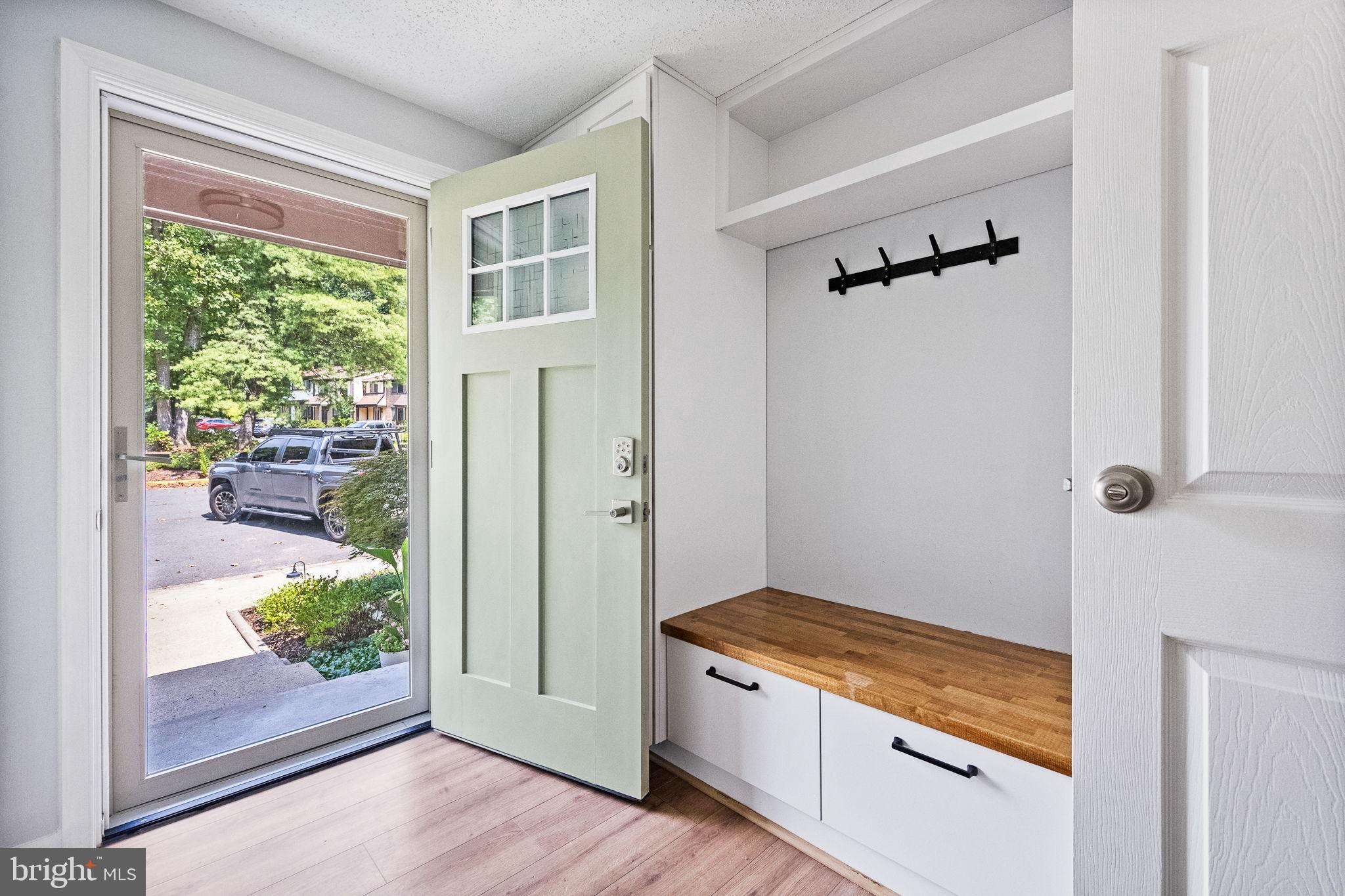 5884 JACKSONS OAK COURT