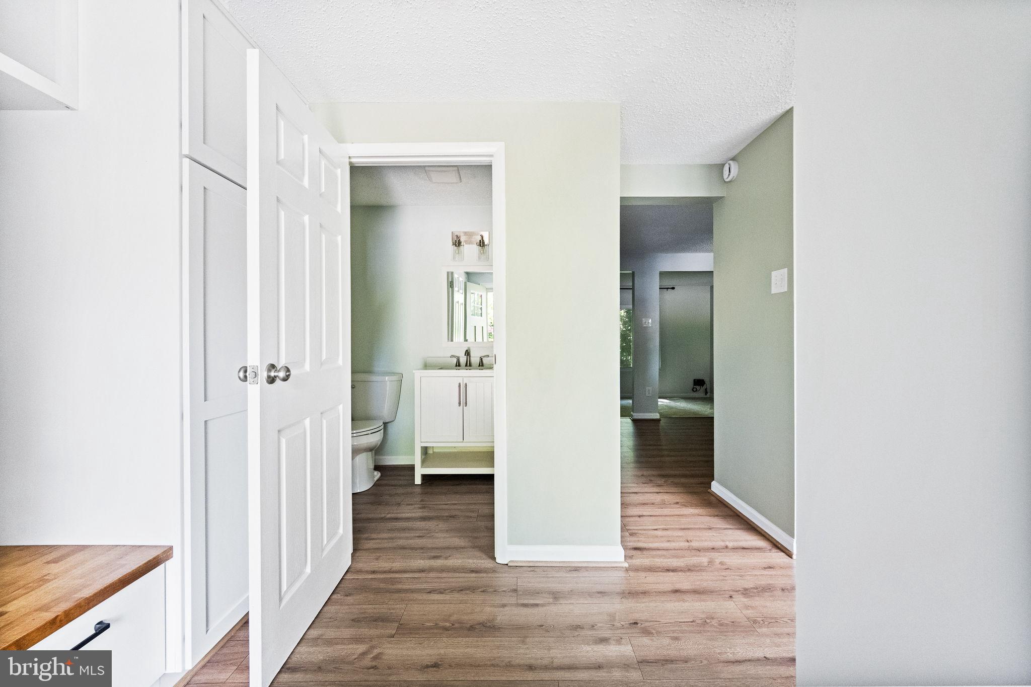 5884 JACKSONS OAK COURT