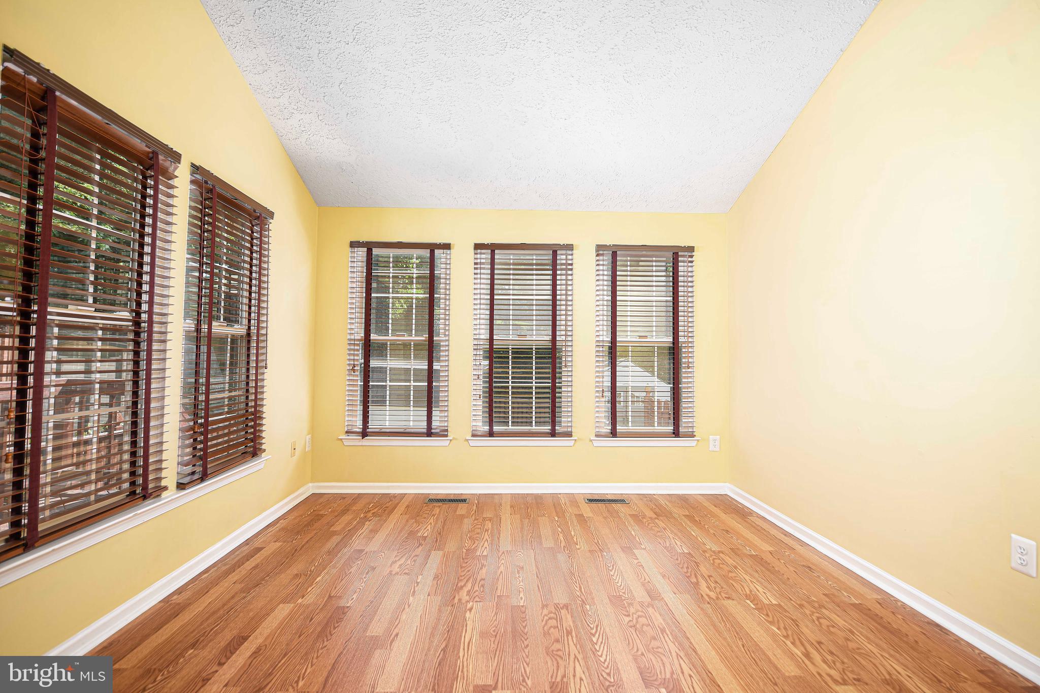 IRWINS CHOICE - Residential Lease