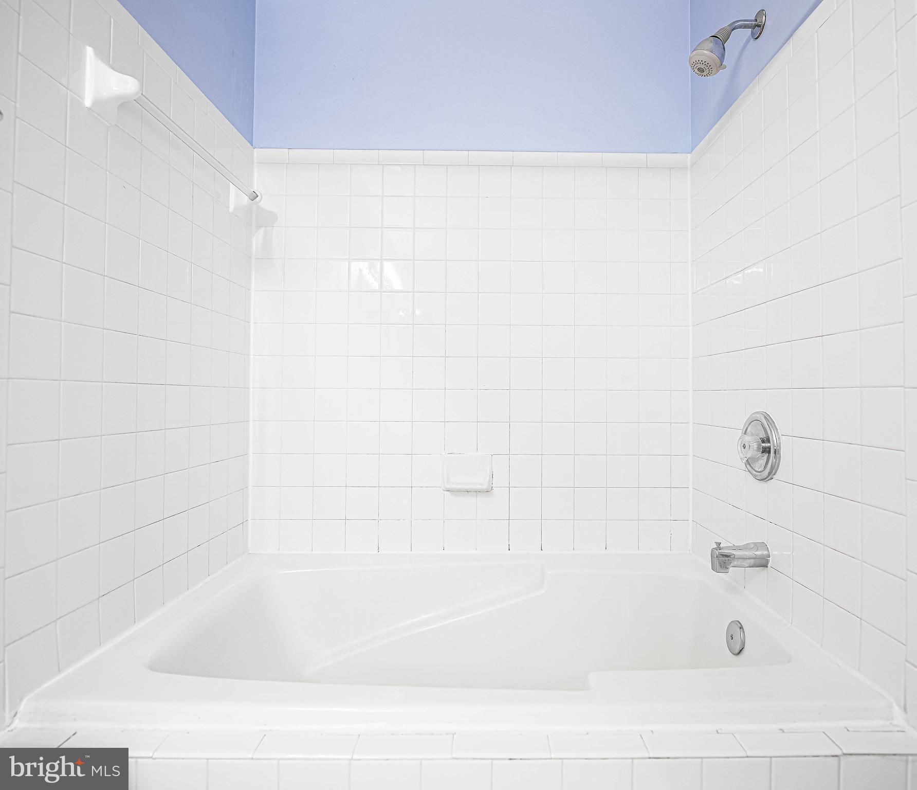 IRWINS CHOICE - Residential Lease