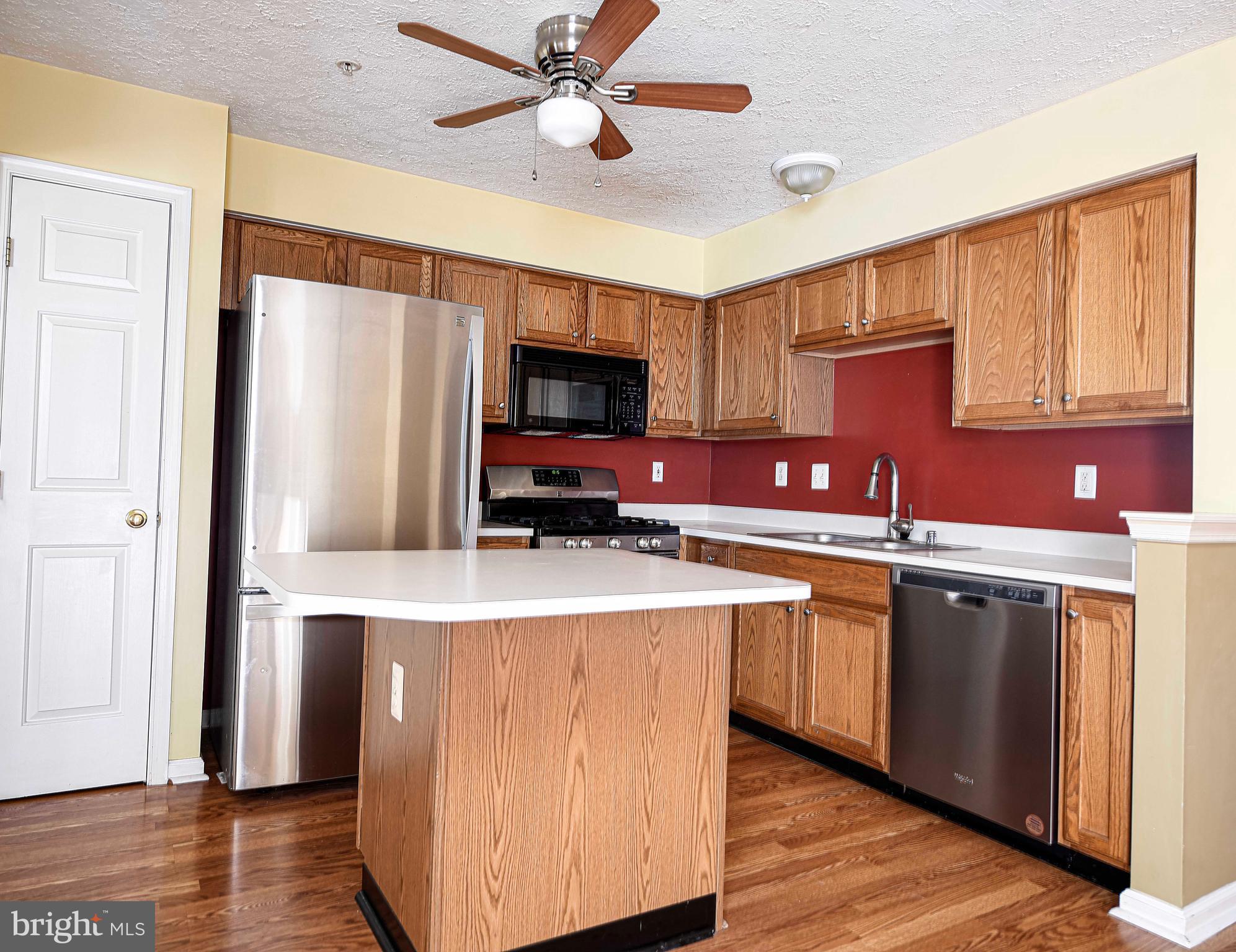 IRWINS CHOICE - Residential Lease