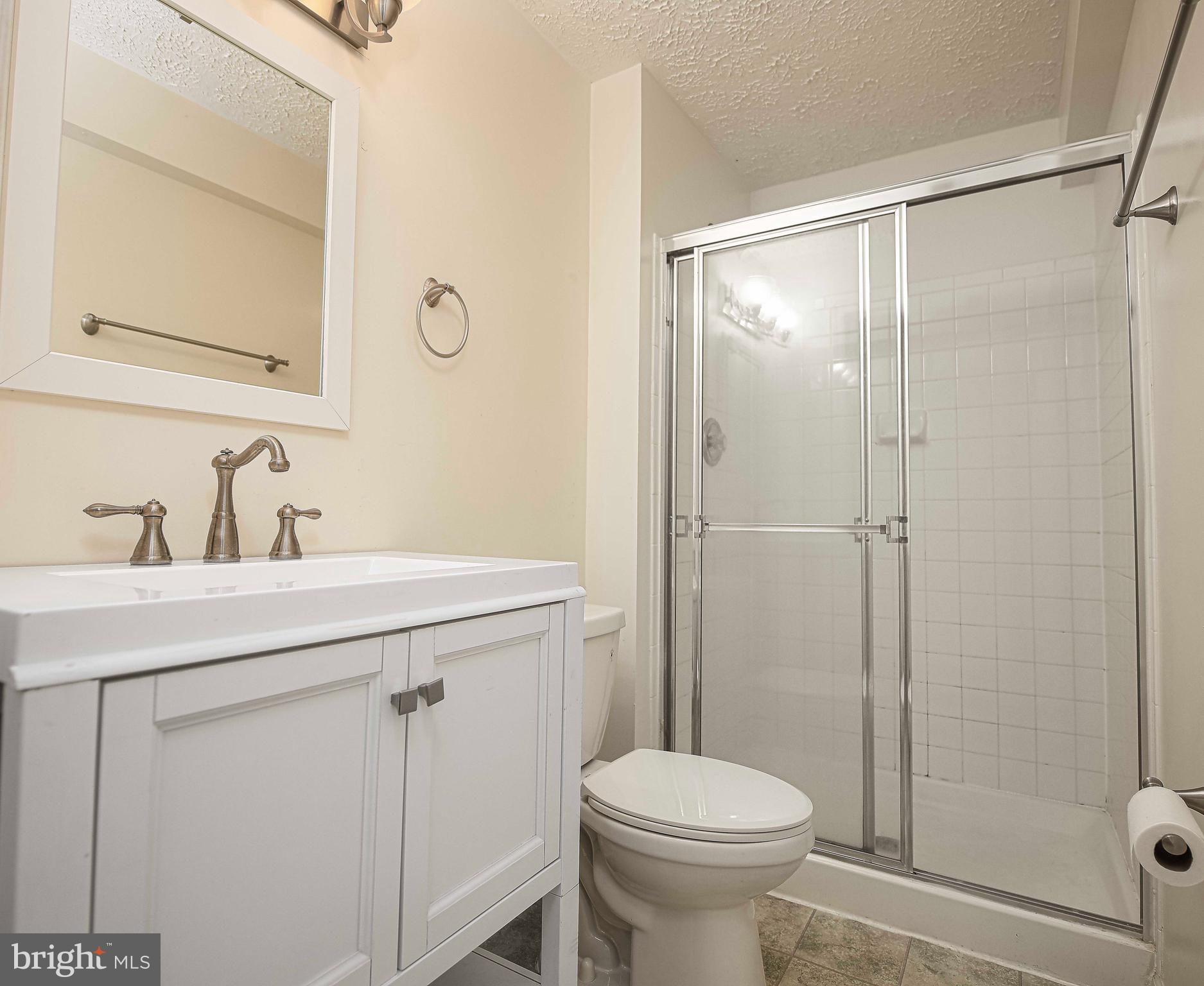 IRWINS CHOICE - Residential Lease