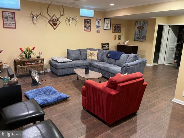 COLES RUN MANOR - Residential Lease