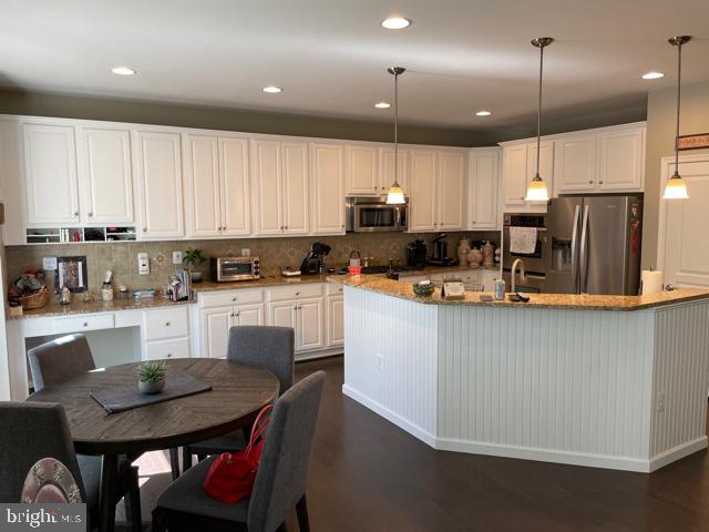 COLES RUN MANOR - Residential Lease