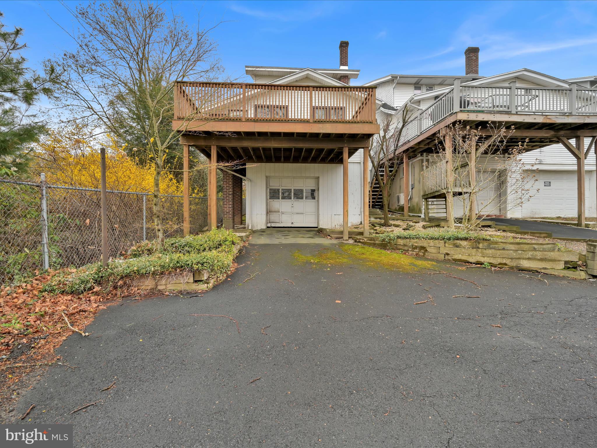 YORKVILLE - Residential