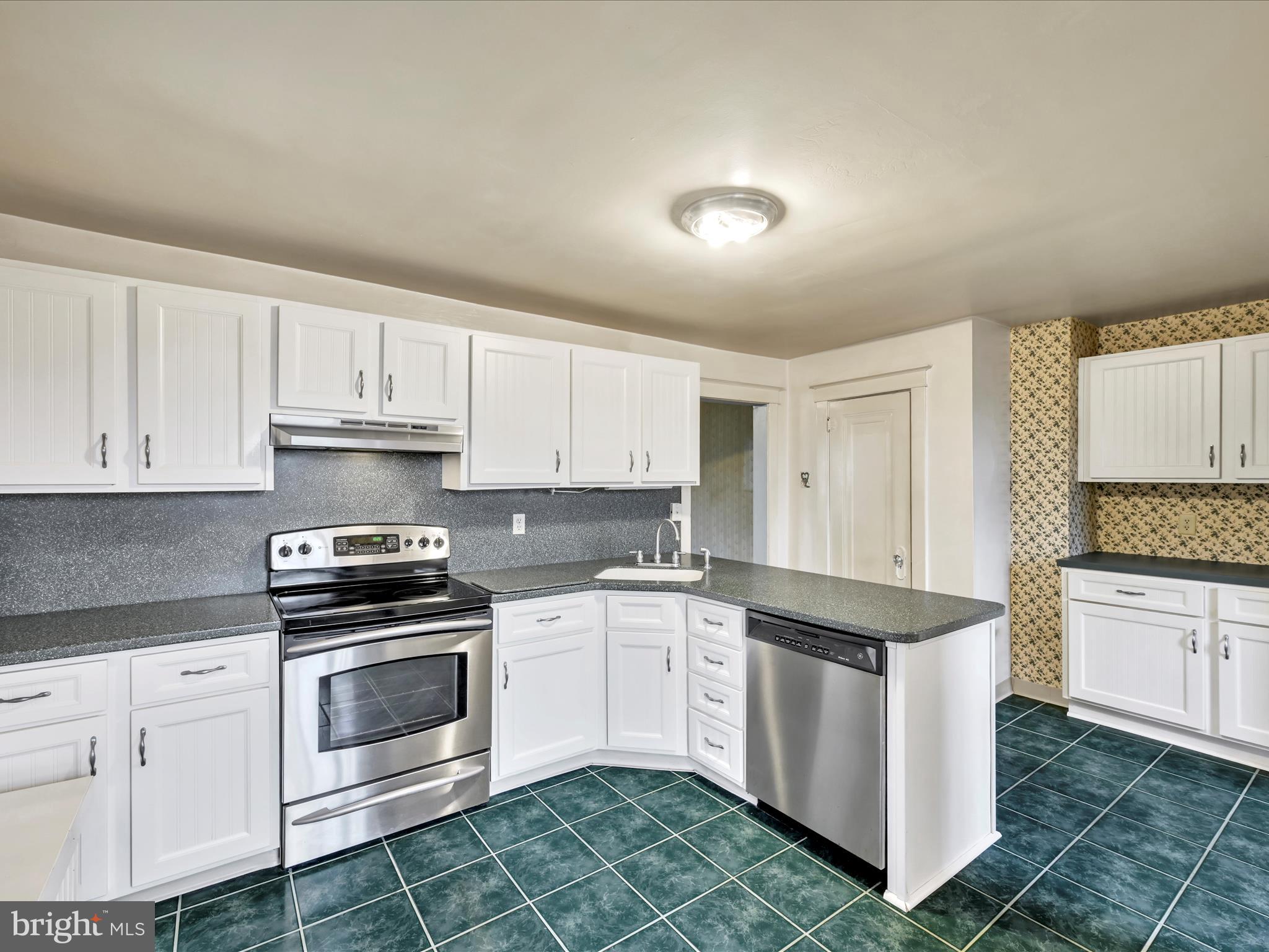 YORKVILLE - Residential