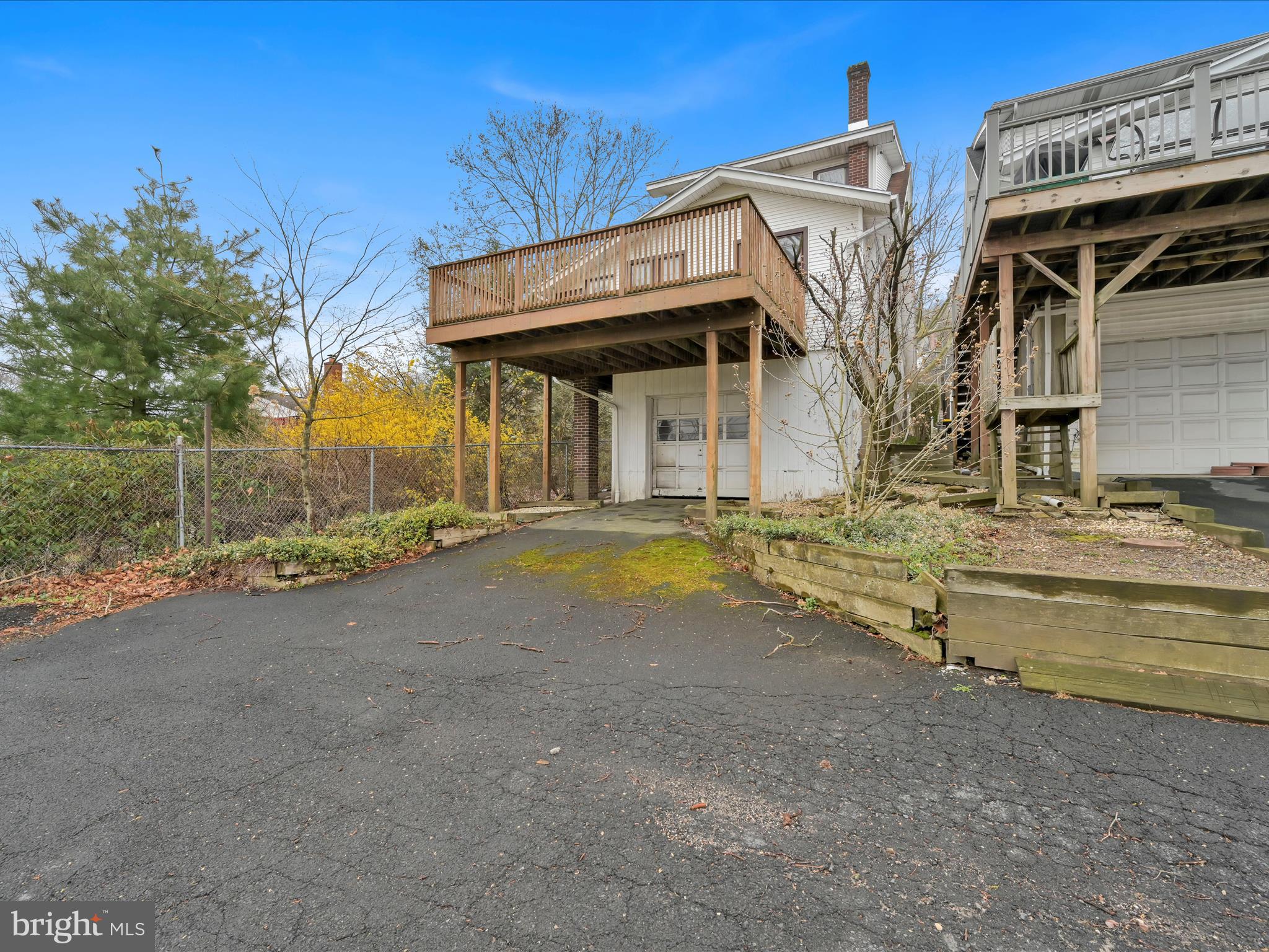 YORKVILLE - Residential