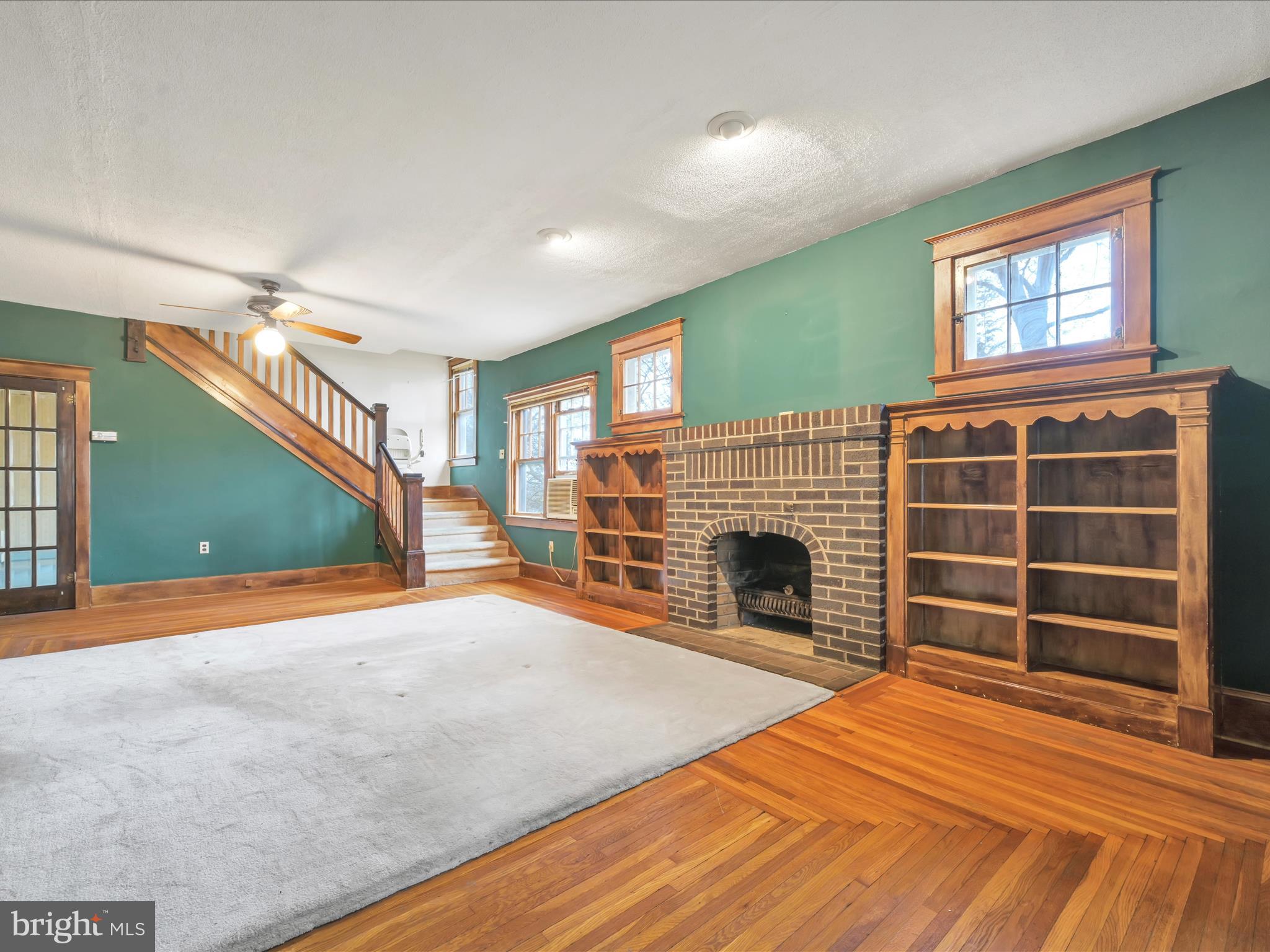 YORKVILLE - Residential