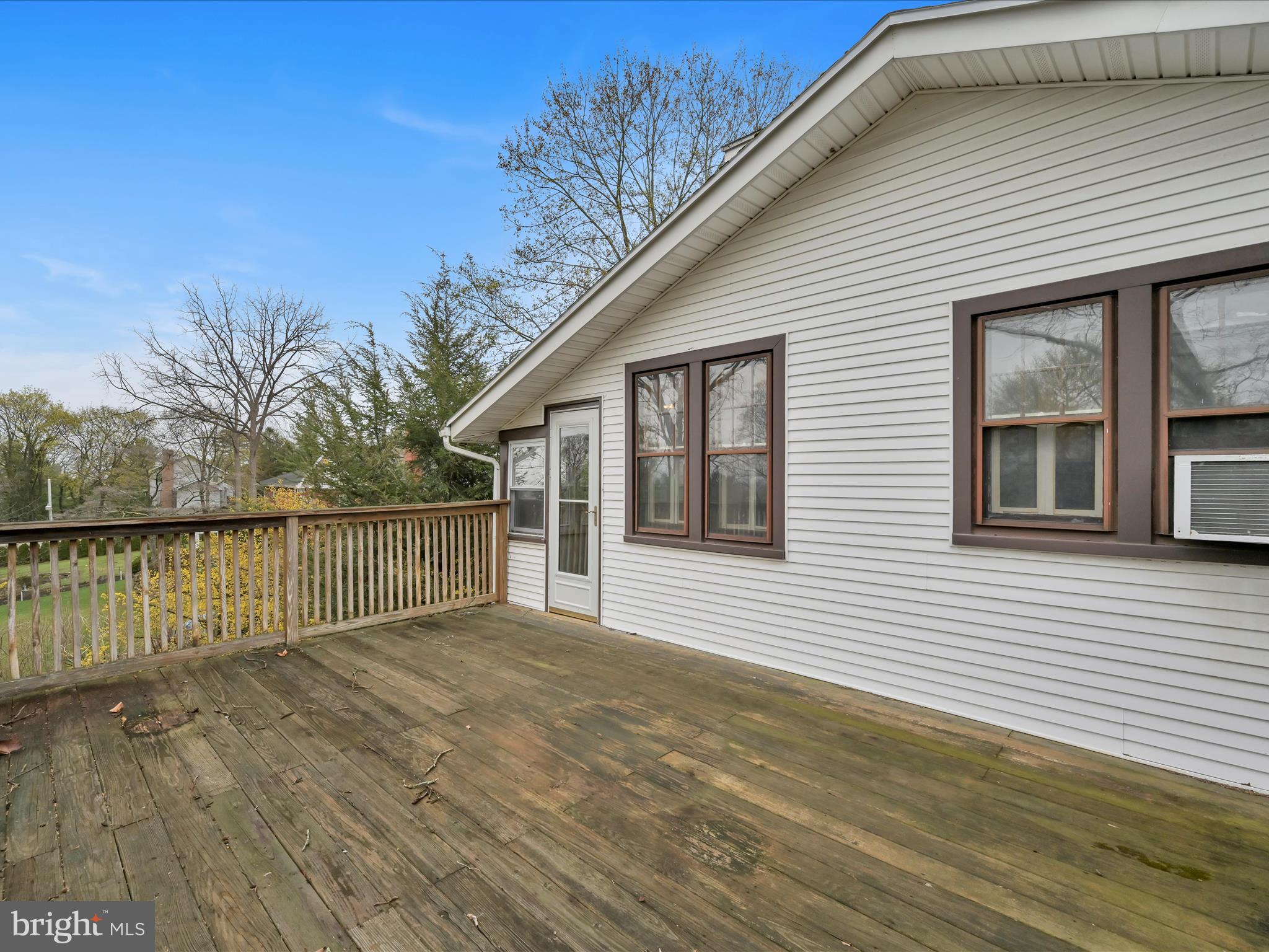 YORKVILLE - Residential