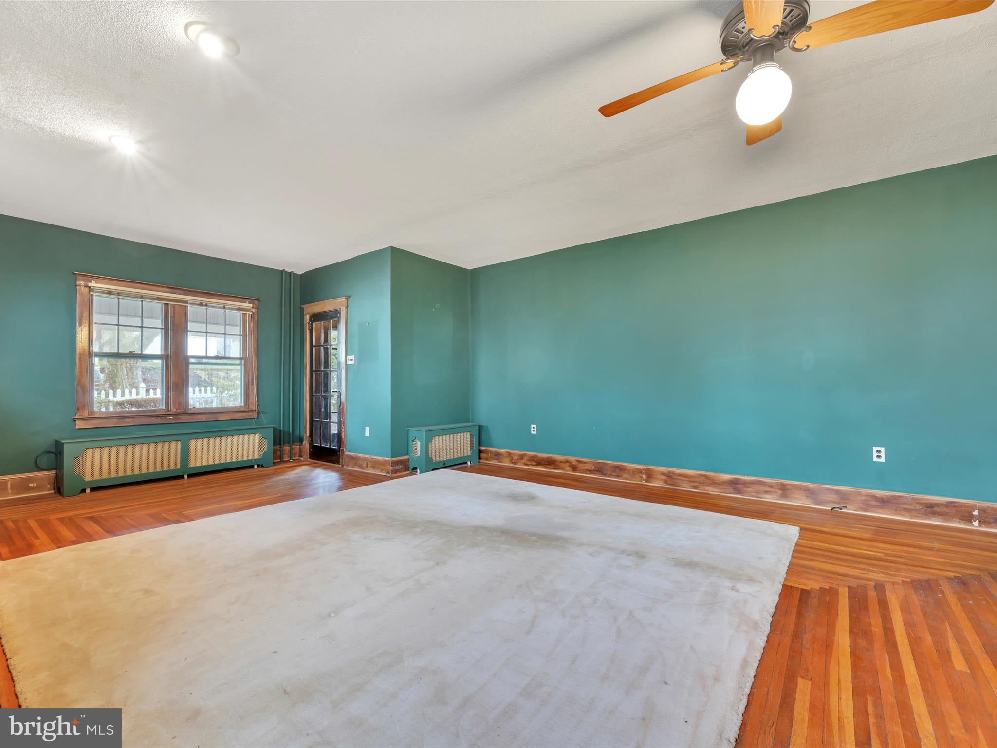 YORKVILLE - Residential