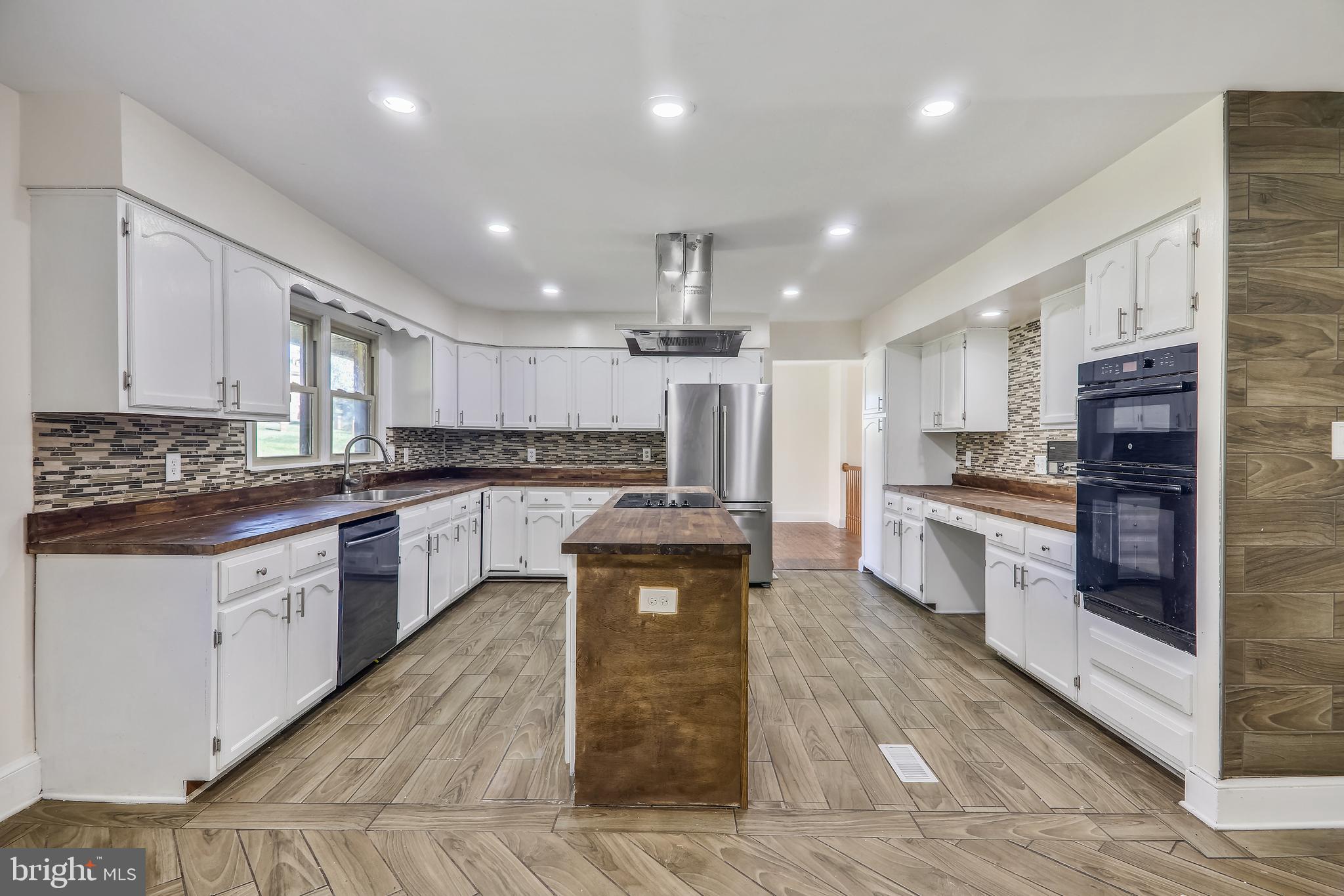 PARADISE ACRES - Residential