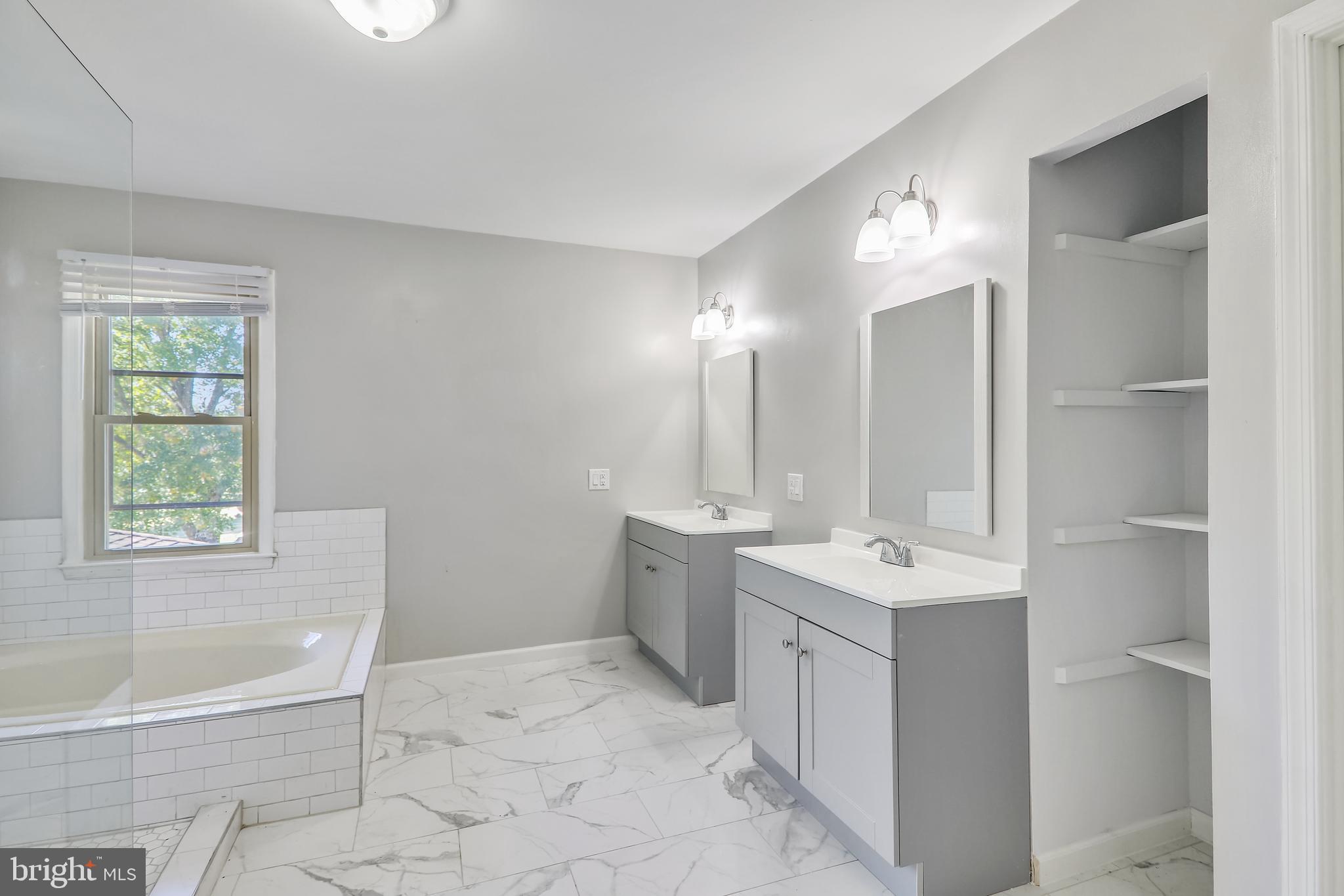 PARADISE ACRES - Residential