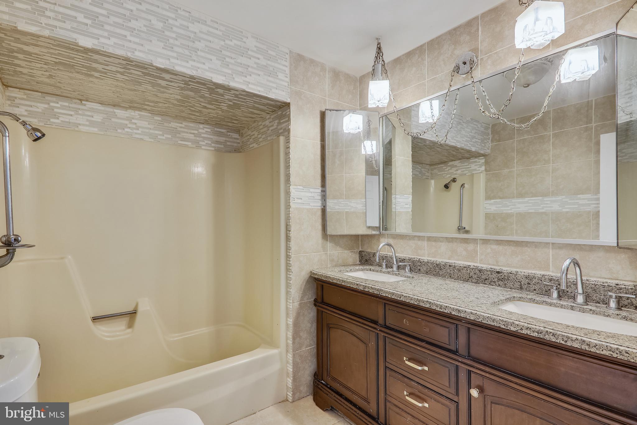 PARADISE ACRES - Residential