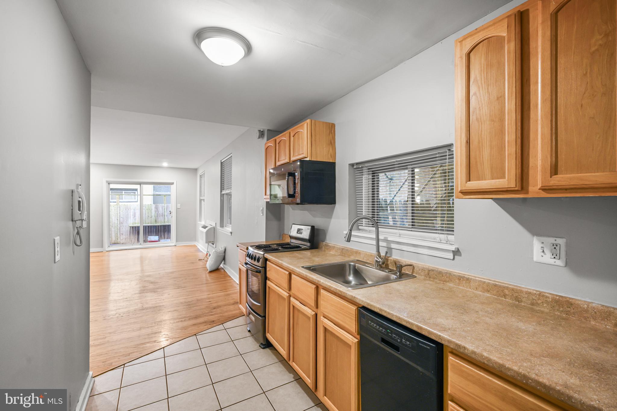 1734 SPRUCE STREET 1R