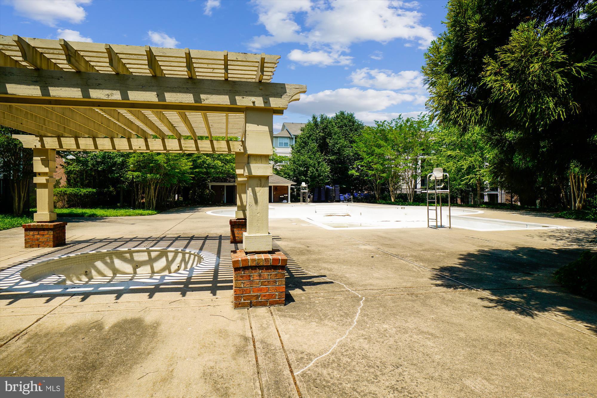 ASHMORE AT GERMANOWN COMMUNITY - Residential Lease