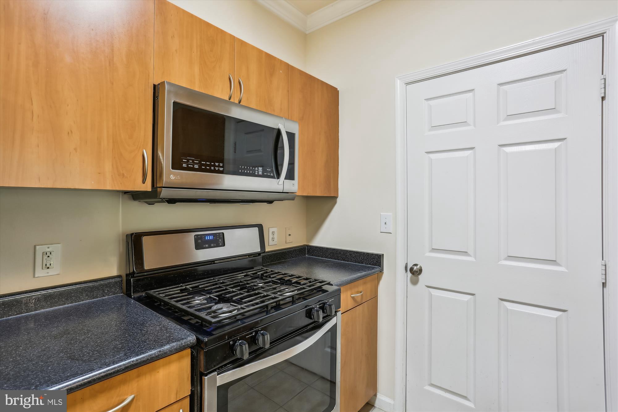 ASHMORE AT GERMANOWN COMMUNITY - Residential Lease