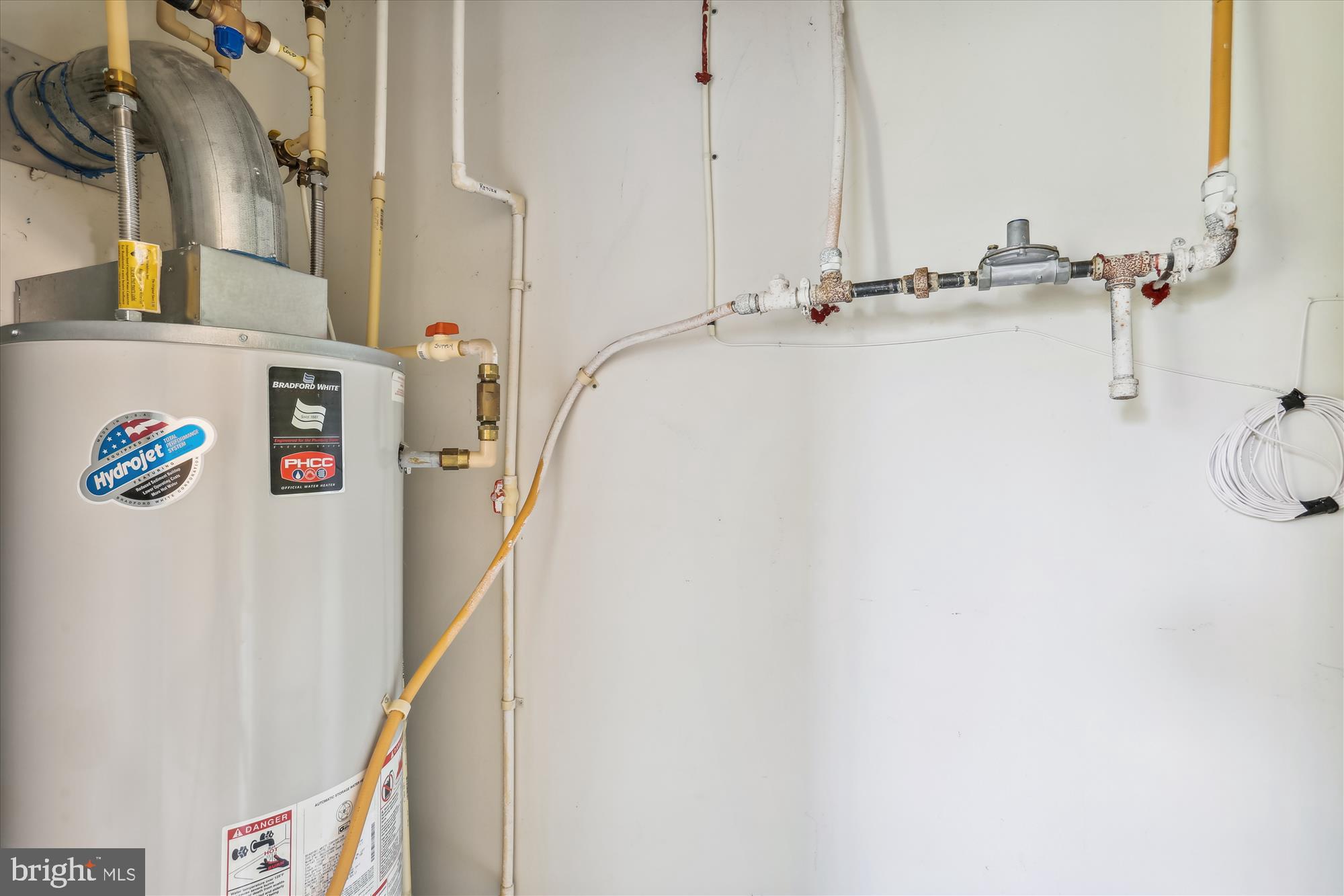 ASHMORE AT GERMANOWN COMMUNITY - Residential Lease